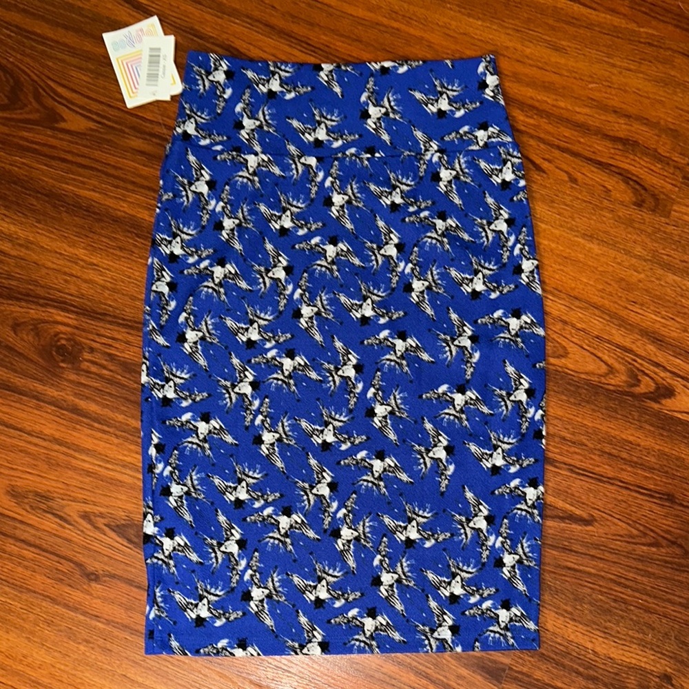 LuLaRoe Blue and White Patterned Pencil Skirt